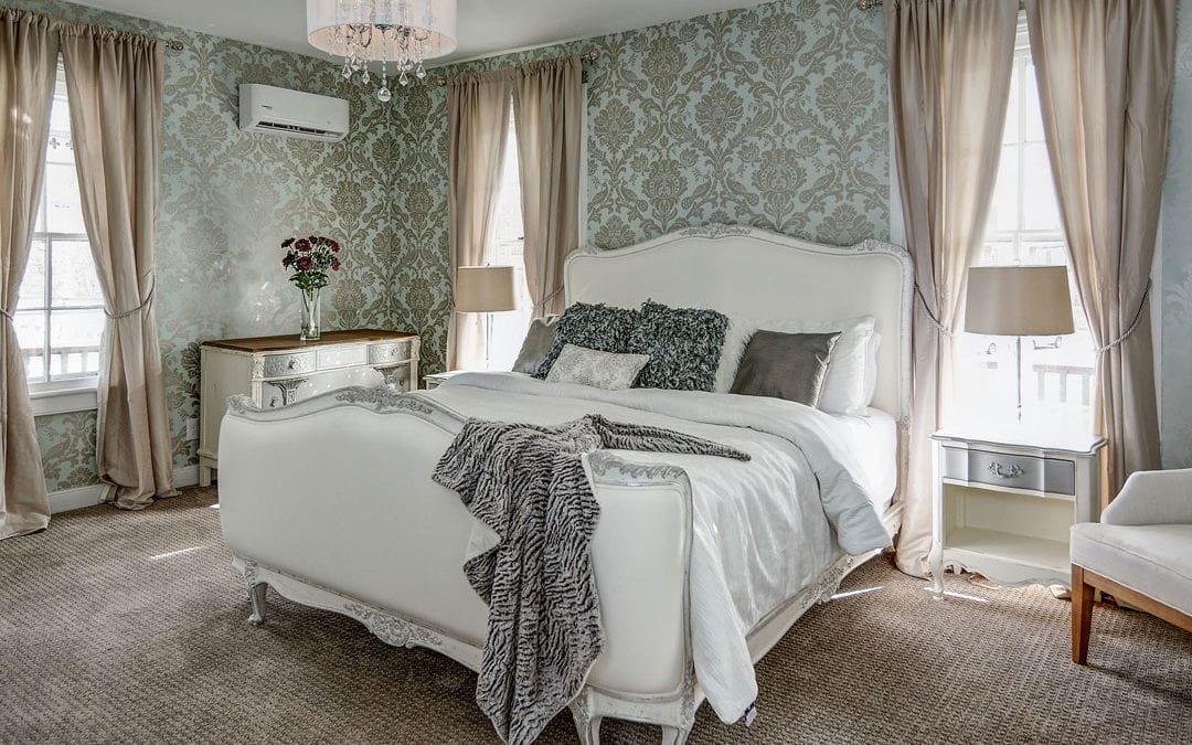 The Summer Station room in Pharos at the Harrison is light and elegant. For a wonderful night’s sleep this luxurious room offers a King bed, gorgeous wall coverings, beautiful lighting, a large flat screen tv, and newly carpeted floors.