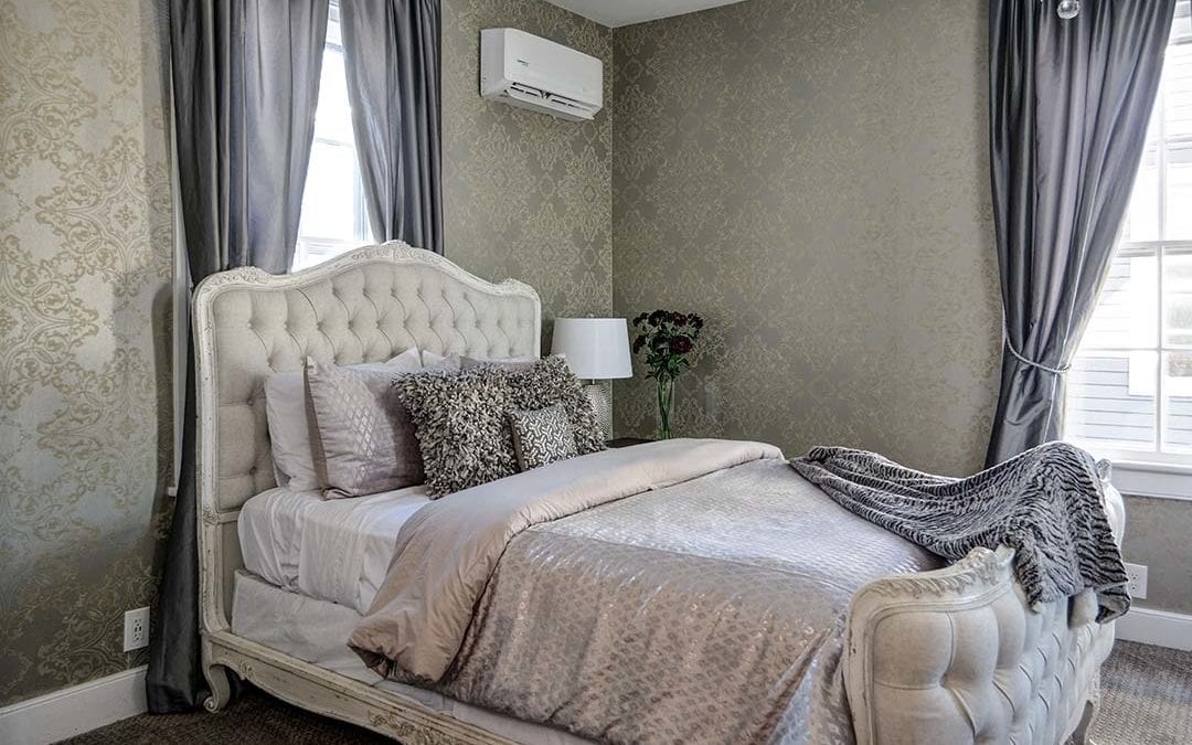 Which of our unique rooms will you choose for your romantic vacation at Pharos at The Harrison? Perhaps the Hudson, pictured? Cape May awaits!