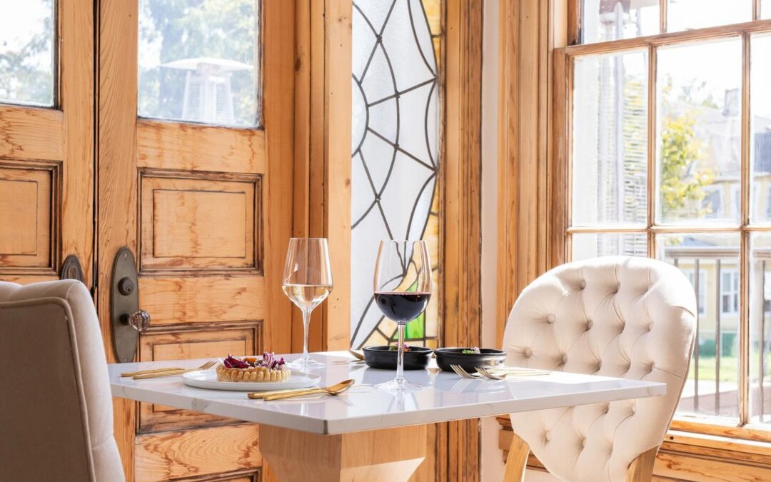 Make an Evening of It during your next visit to The Harrison, and enjoy a 2-night stay, 4-course Bistronomy Dinner for 2 with a 10% discount, and a bottle of bubbly! Book now at www.TheHarrisonInn.com